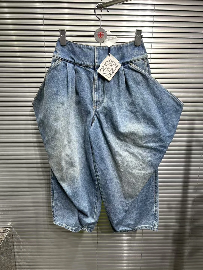 未使用 LOEWE/罗意威 25fw女士蝙蝠多裤腿浅蓝色牛仔裤 32码