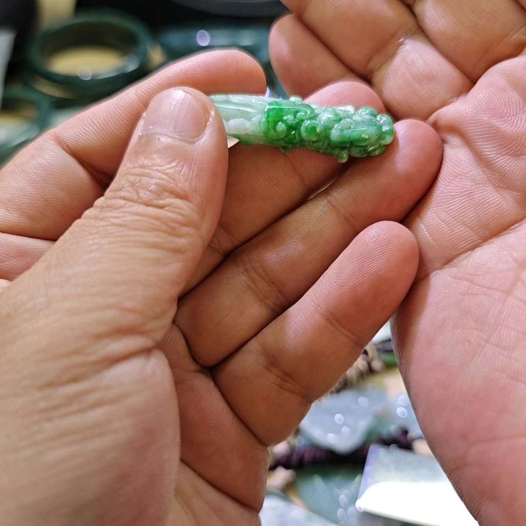 翡翠颈饰未镶嵌542585588