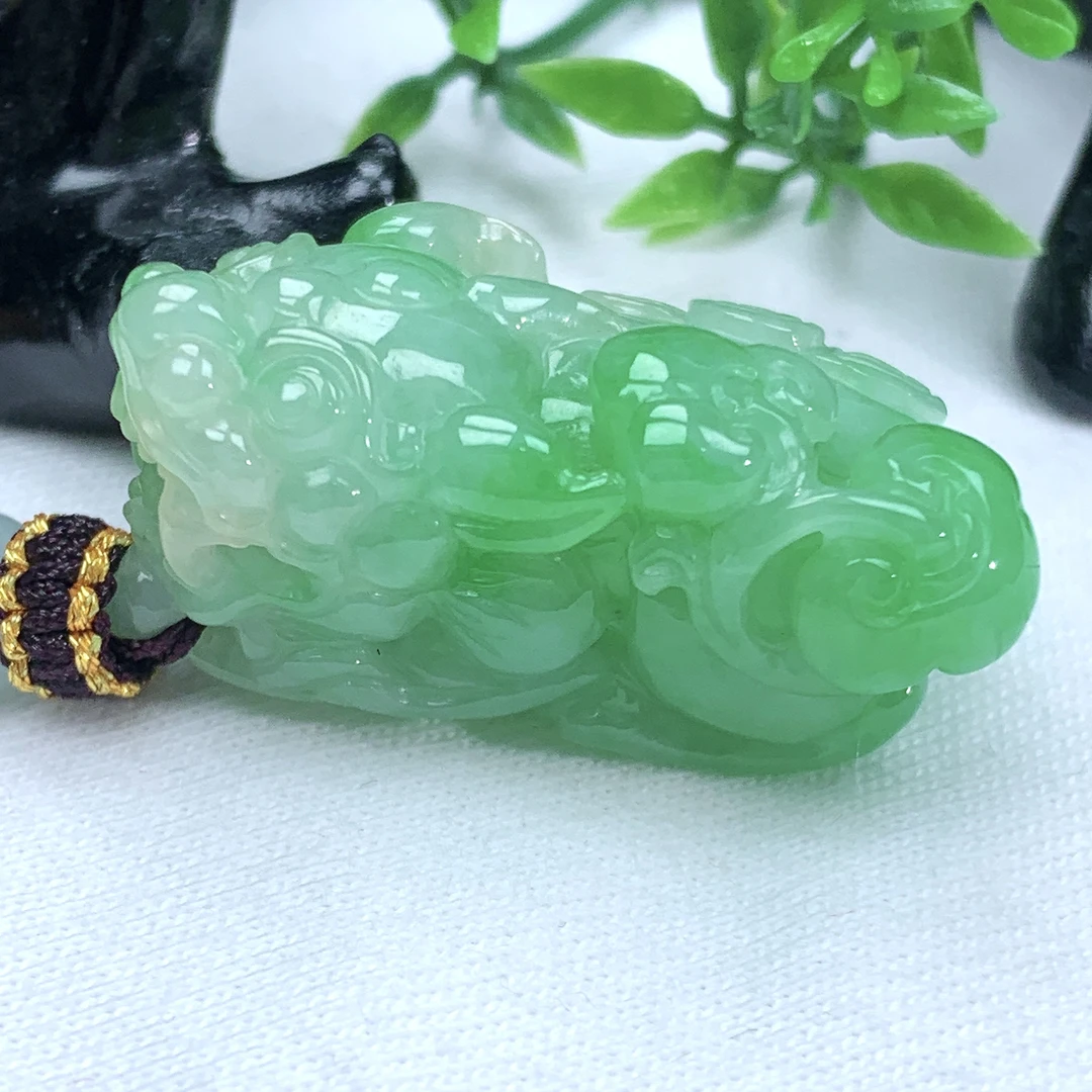 天然缅甸翡翠A货冰润满绿金钱貔貅吊坠31.9−17.4−16.5mm