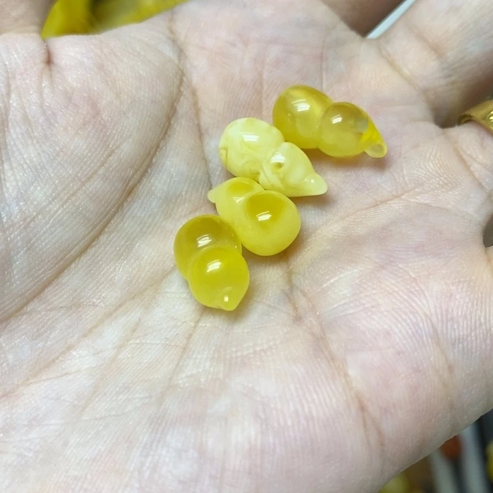 蜜蜡未镶嵌裸石多样性发货其二