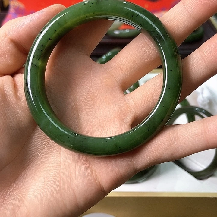 未镶嵌手镯和田玉（碧玉）