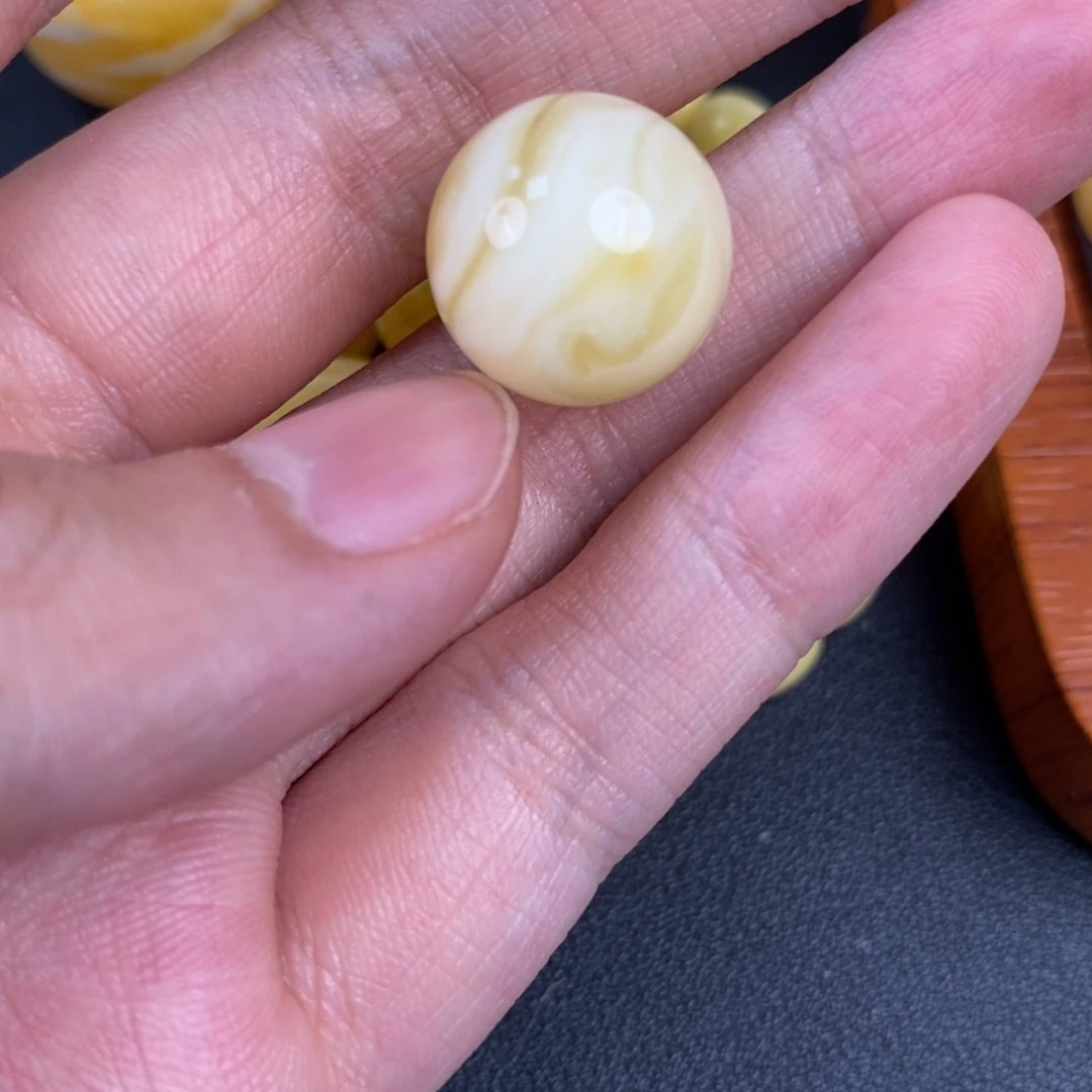 琥珀未镶嵌裸石23