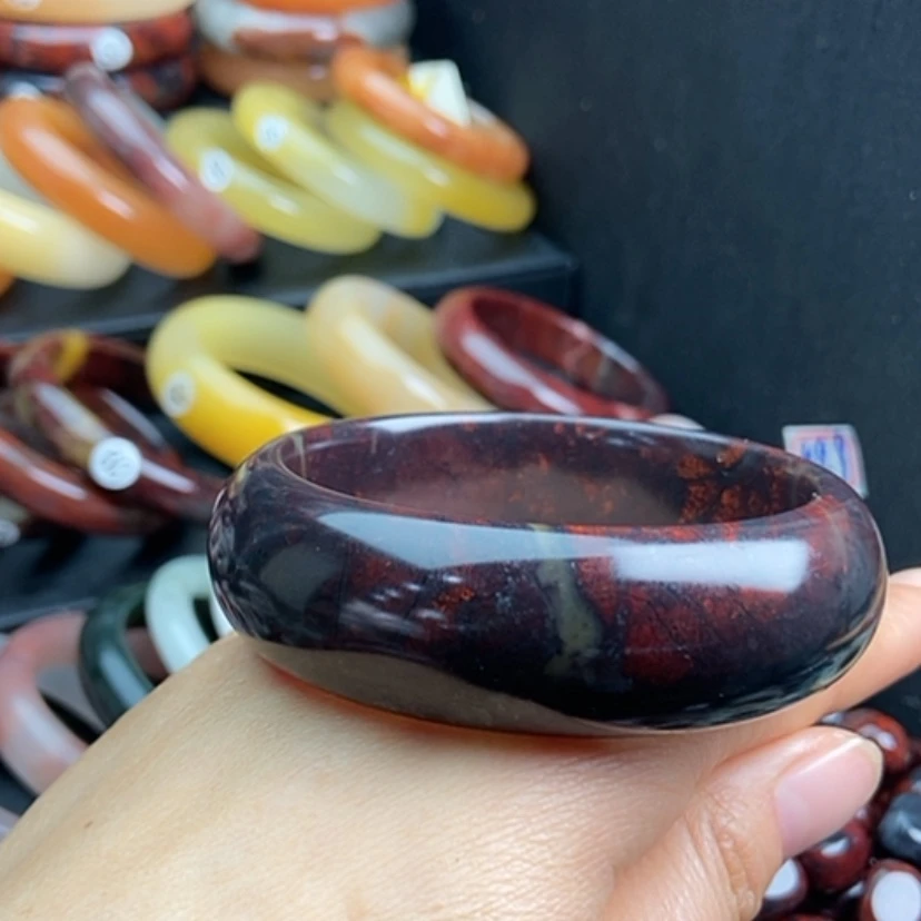 【闪购商品】石英质玉手镯未镶嵌初*?