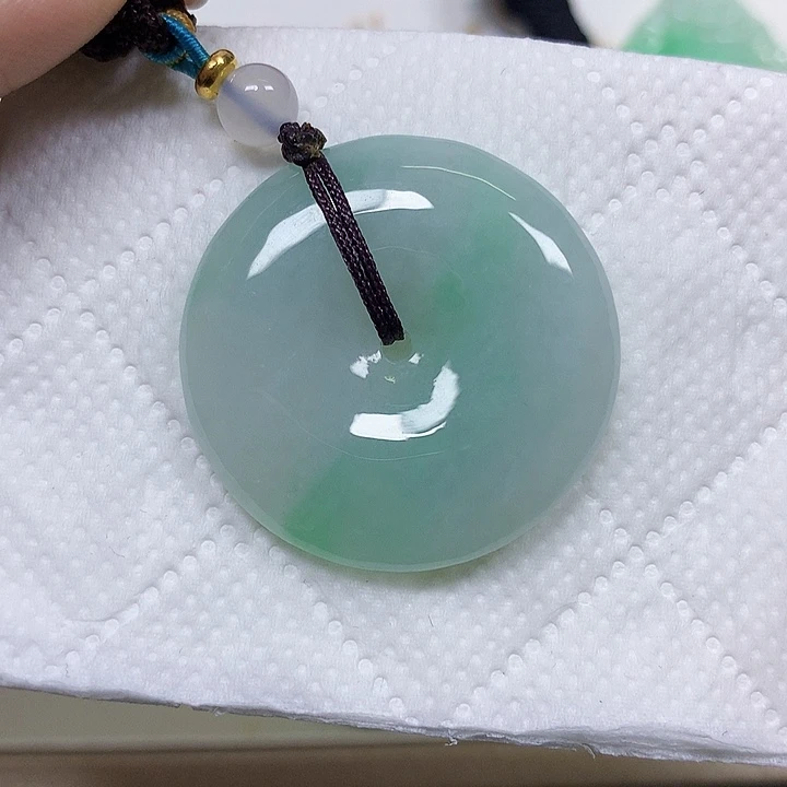 翡翠未镶嵌颈饰挂件