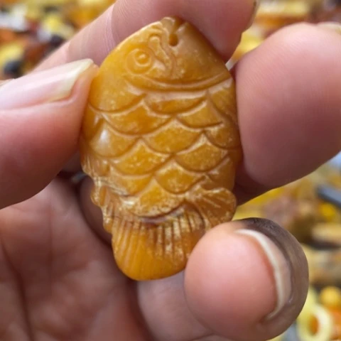 手串蜜蜡未镶嵌吊坠