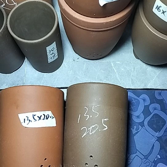 红泥紫泥大笔筒两个