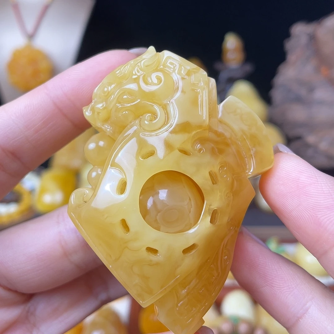 琥珀未镶嵌珠宝奇石