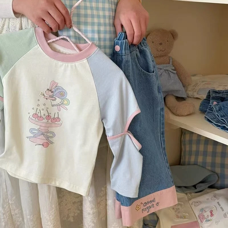 小蜜蜂印花拼接打底衫