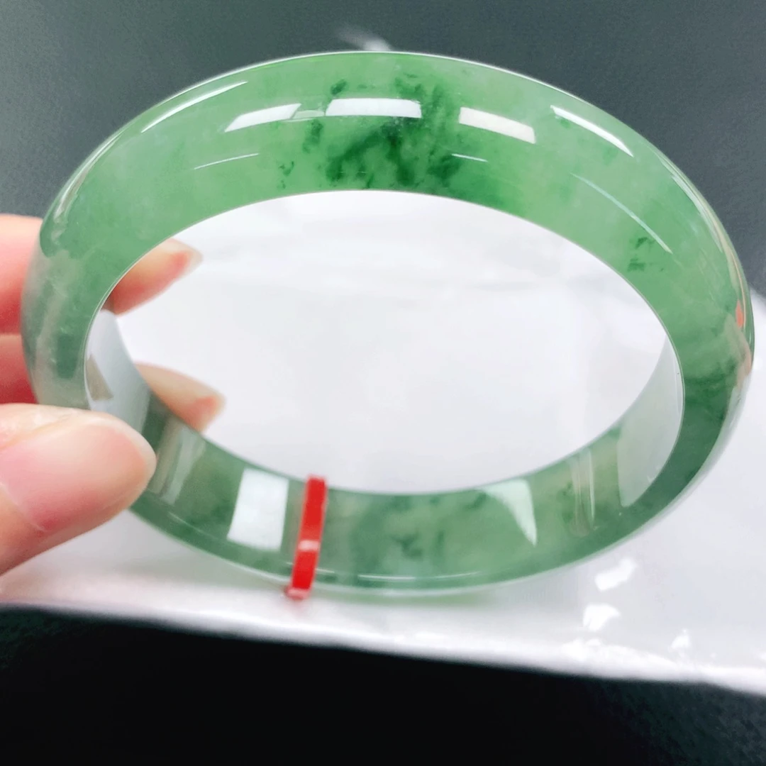 翡翠手镯未镶嵌58圈