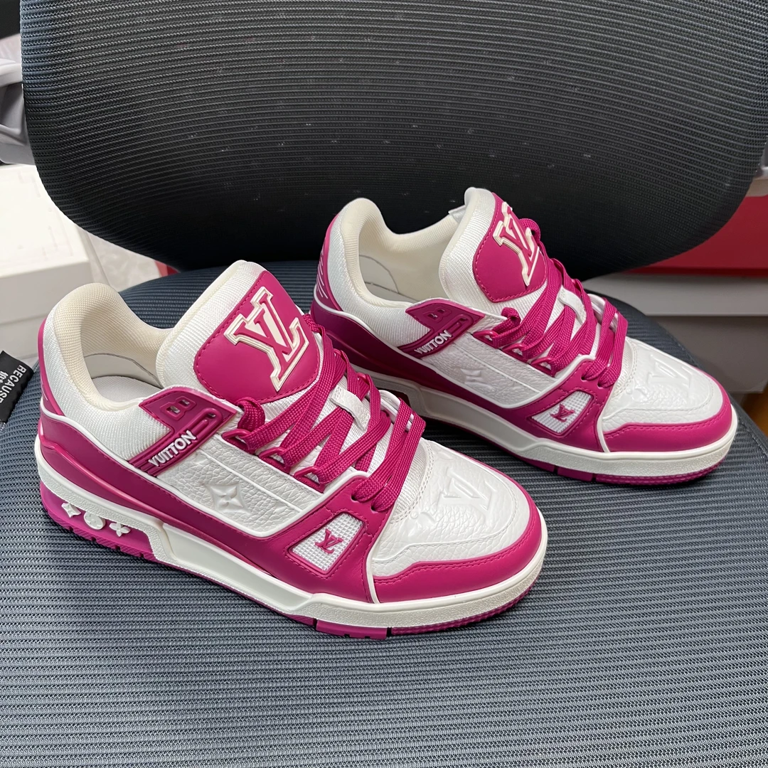 全新未使用 LouisVuitton/路易威登 试穿！37码！trainer板鞋紫红色