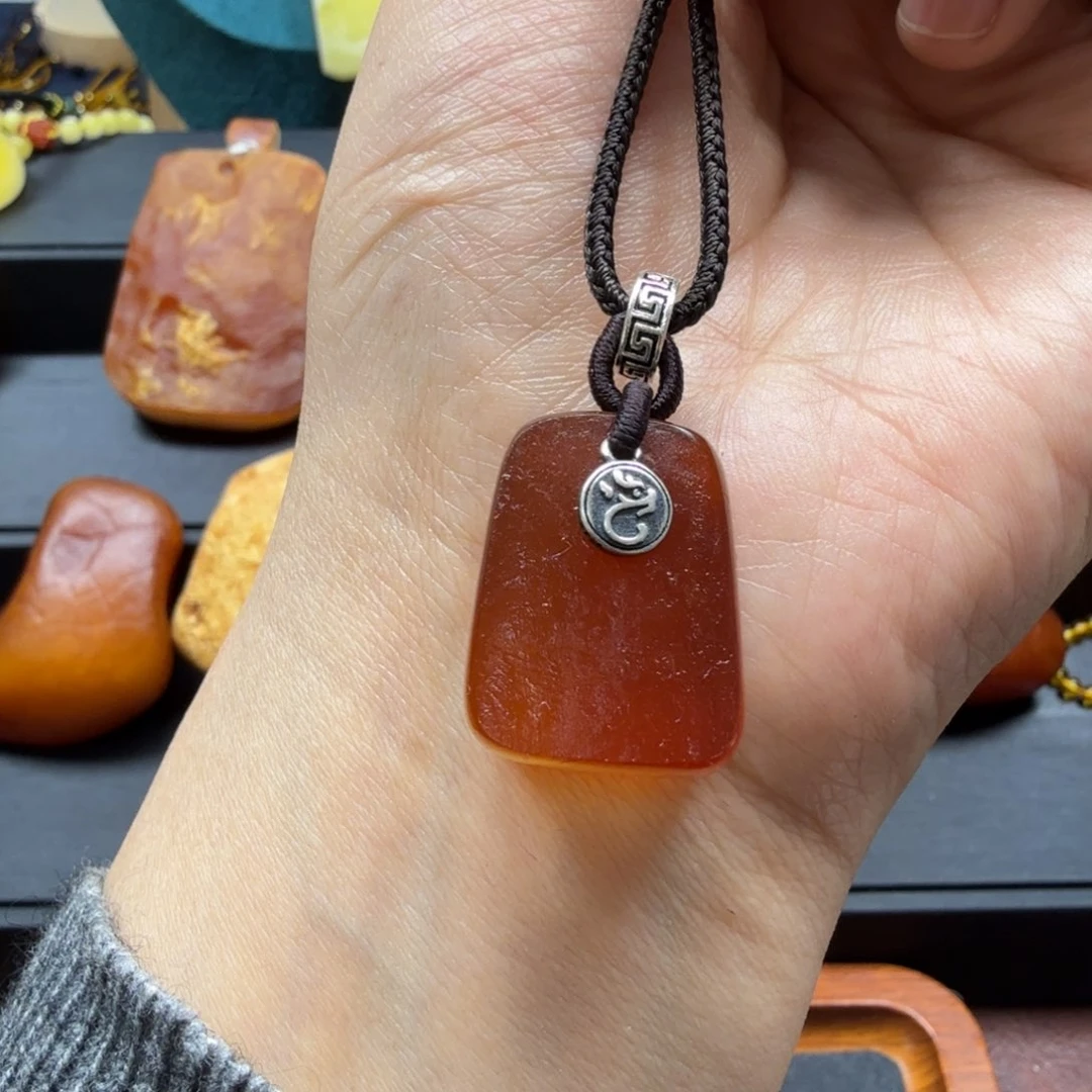 琥珀吊坠(赠链)未镶嵌