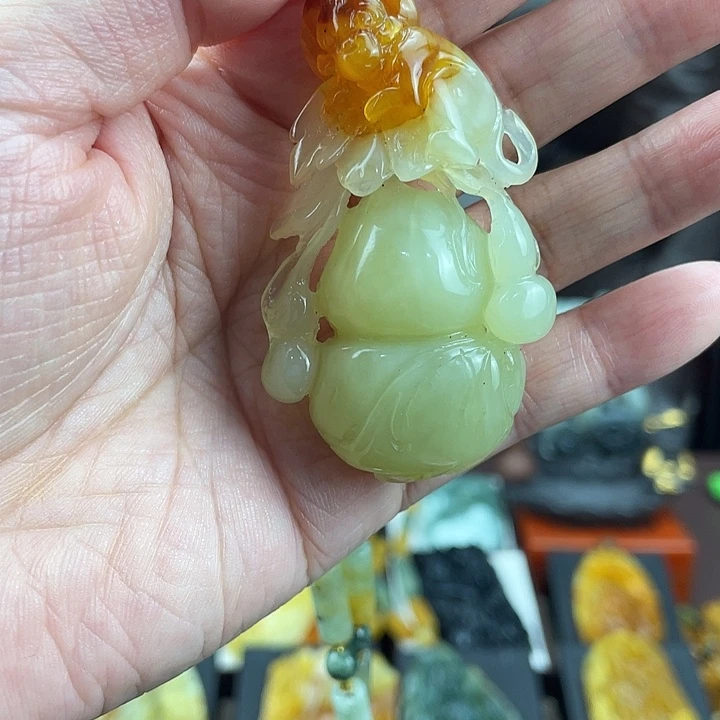 未镶嵌蛇纹石玉颈饰