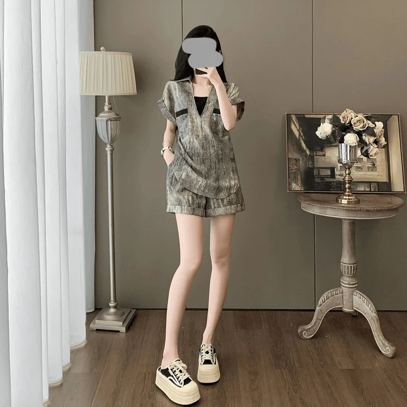 2025超火夏装一整套减龄炸街运动休闲假两件短袖短裤两件套女潮牌