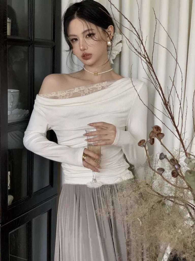 KW 【纯欲少女】南油欧货性感设计拼蕾丝一字领修身上衣百搭女小衫