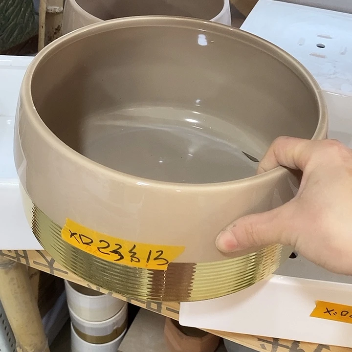 陶盆无孔 瑕疵针孔漏釉介意勿拍口 23高13