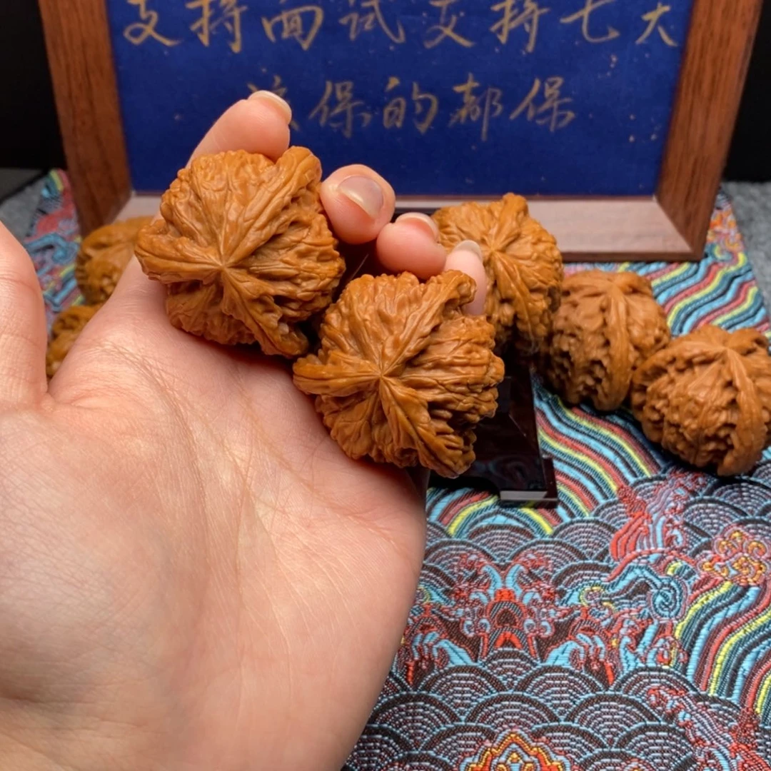 【闪购商品】L**i白狮子11111111