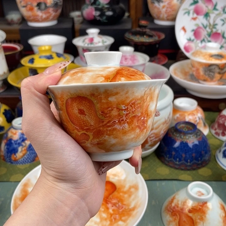 陶瓷的设计师是一个人