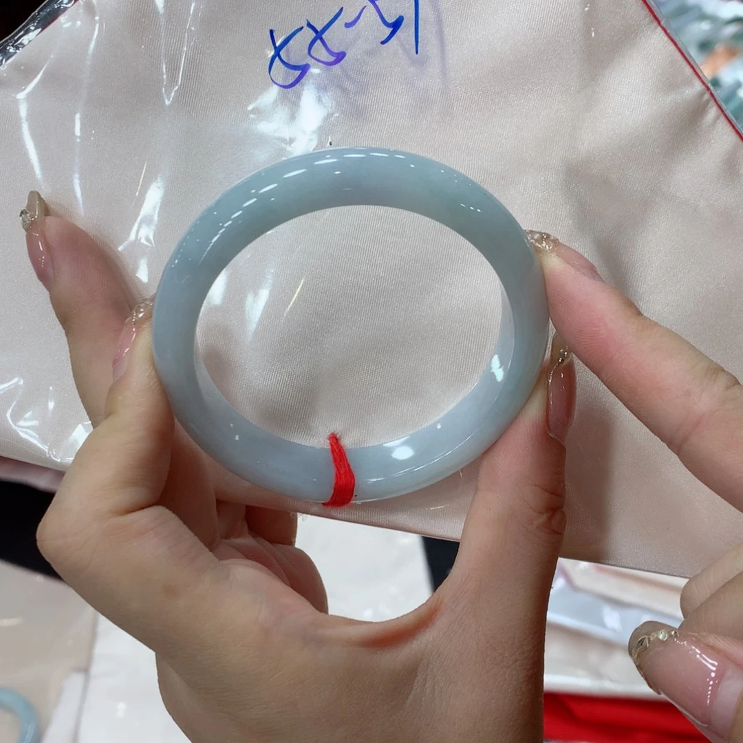 翡翠手镯未镶嵌小***了买断