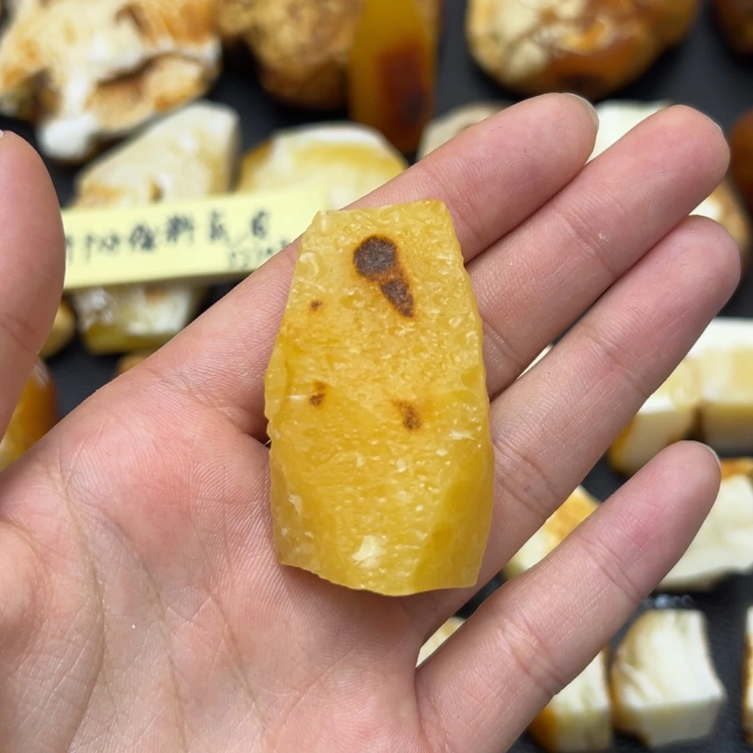 定制琥珀未镶嵌木**西蜜蜡