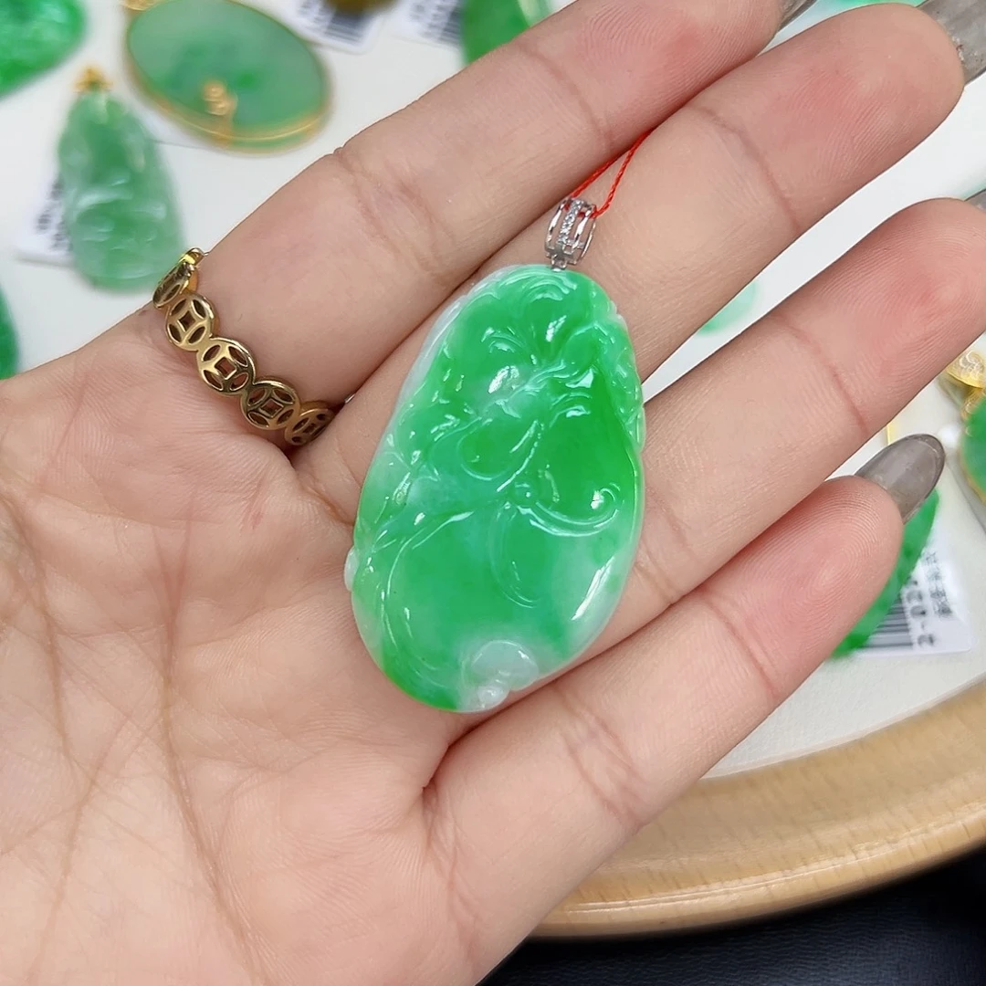 翡翠颈饰18K金镶嵌天然Ａ货翡翠