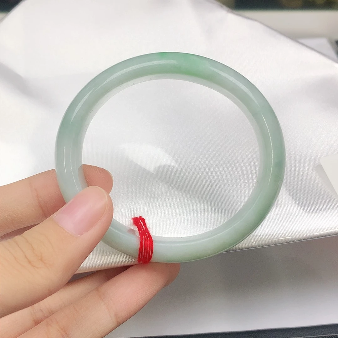 翡翠手镯未镶嵌6809贵