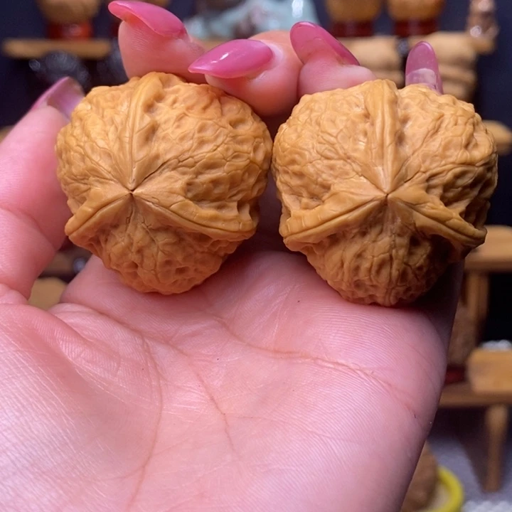 夏***练把件文玩核桃寿桃三棱7