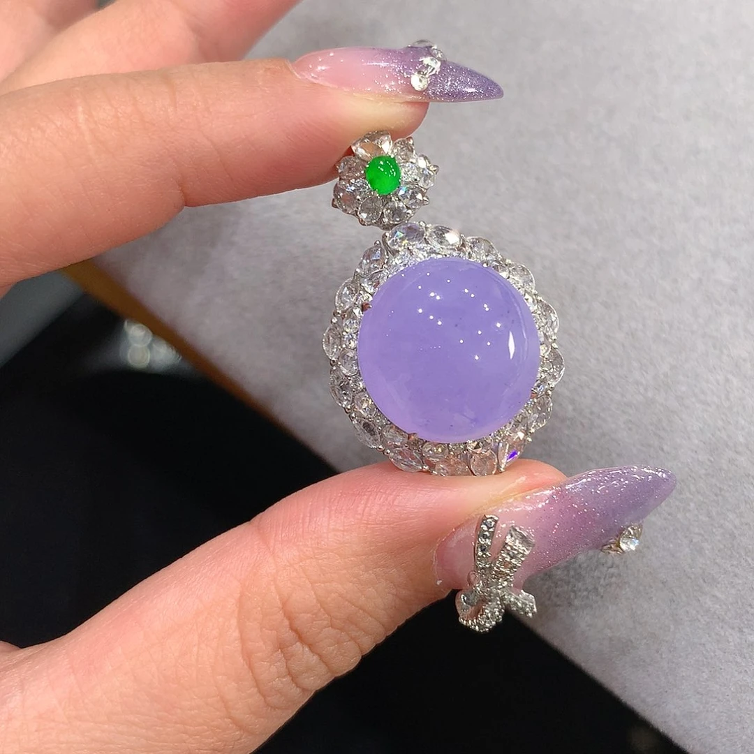 翡翠颈饰18K金镶嵌蛋面