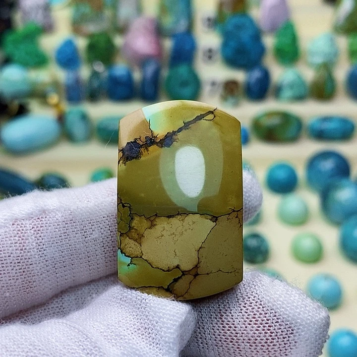 绿松石配饰未镶嵌