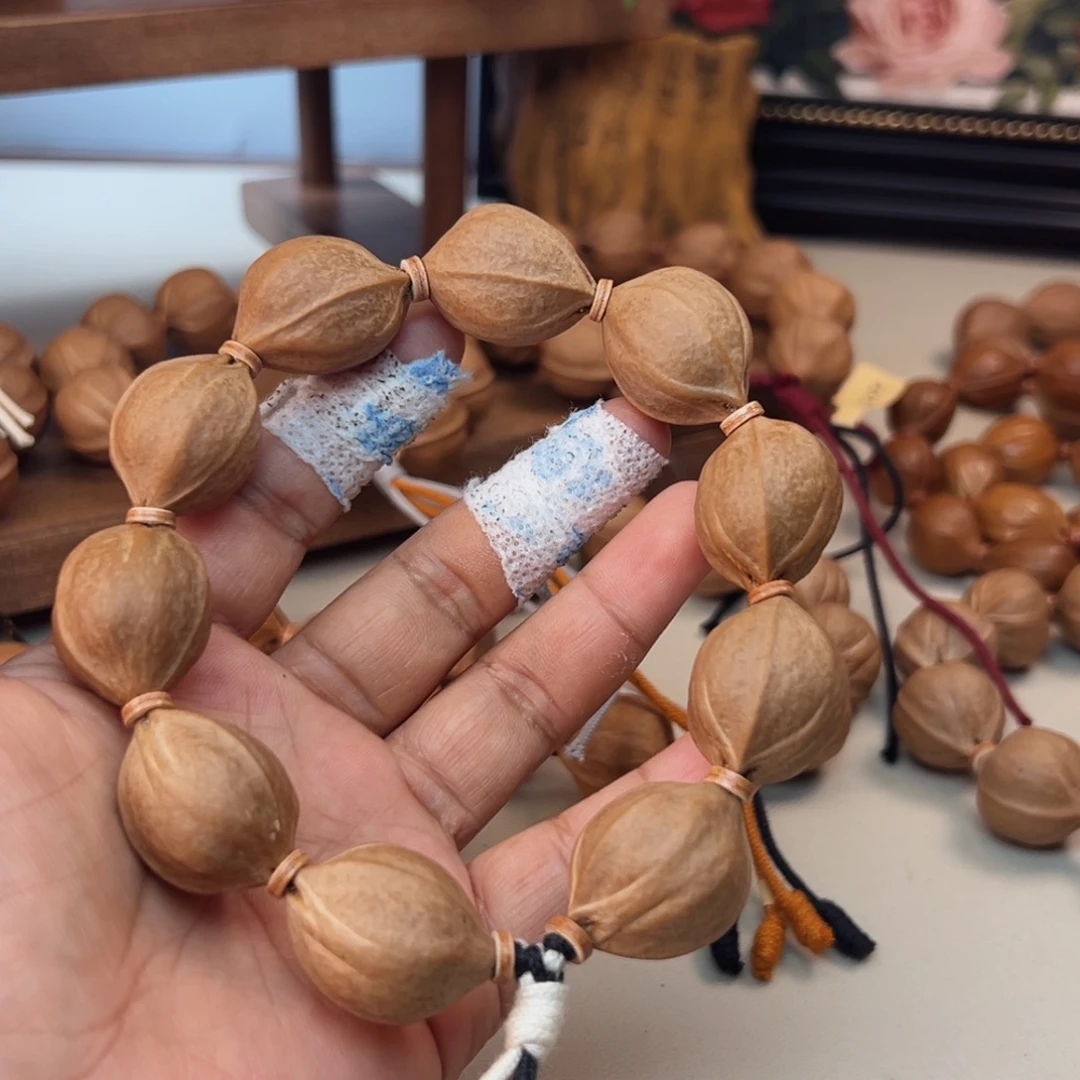 爱***花手串橄榄核梅林铁核鲨鱼背素串 20×26