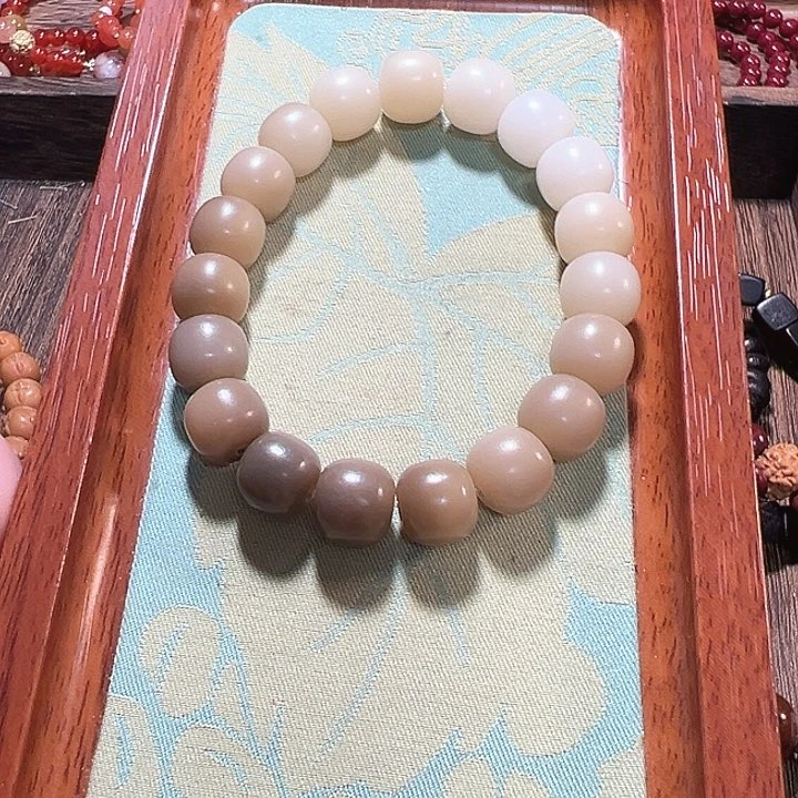 和田玉（糖玉）珠宝半成品未镶嵌菩提