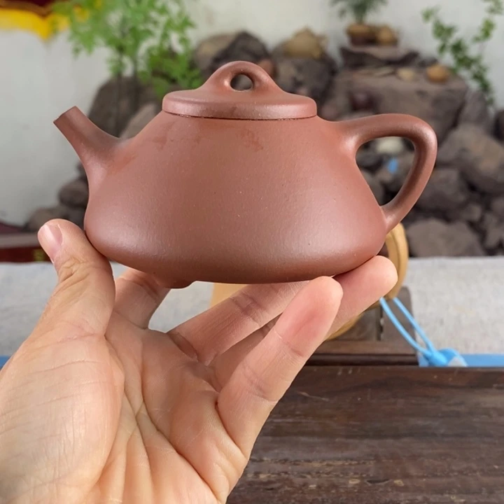 紫砂茶壶红皮龙子冶160左右的容量