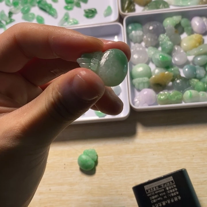 定制翡翠未镶嵌翡翠