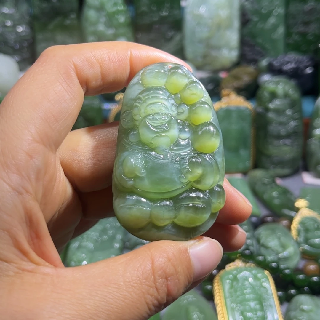 陈***7和田玉未镶嵌颈饰