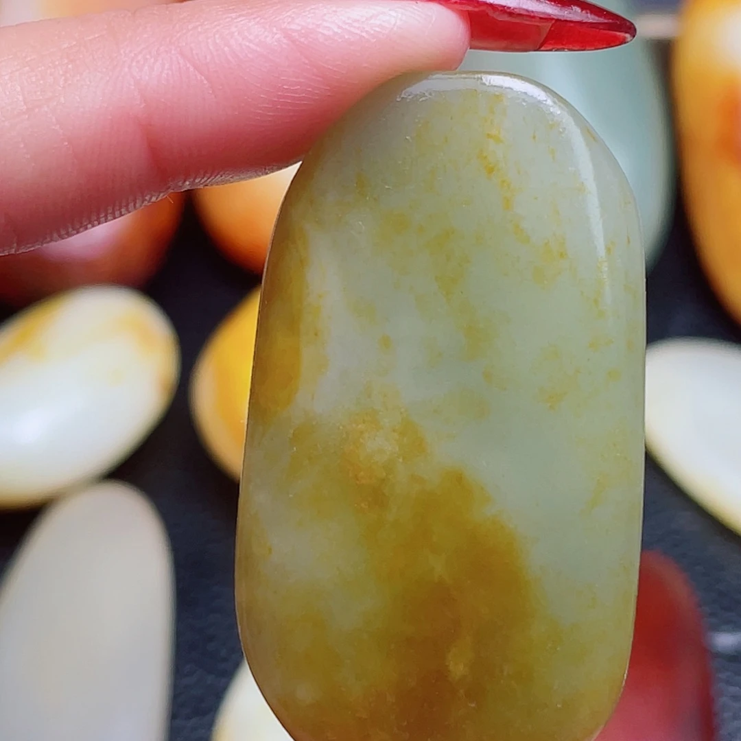 和田玉未镶嵌珠宝奇石