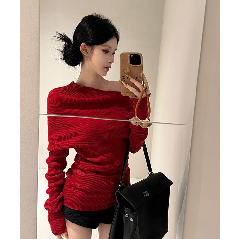 新款一字肩露肩针织衫红色显白性感高级感辣妹上衣设计感修身气质