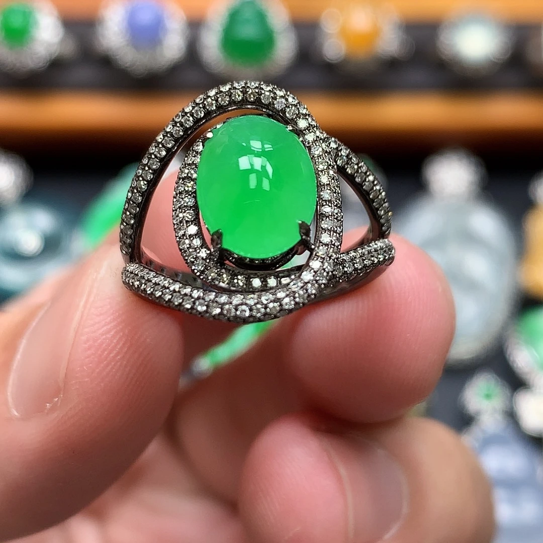 翡翠18K金镶嵌戒指