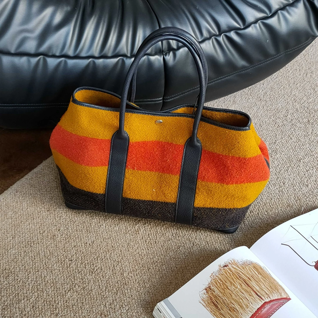 95新 Hermes/爱马仕 Azul - 拼色毛呢Garden花园36手提包 38947