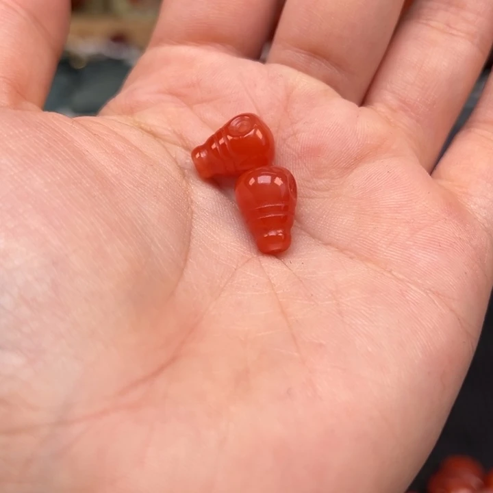 憨***球南红玛瑙未镶嵌吊坠(不含链)多样性