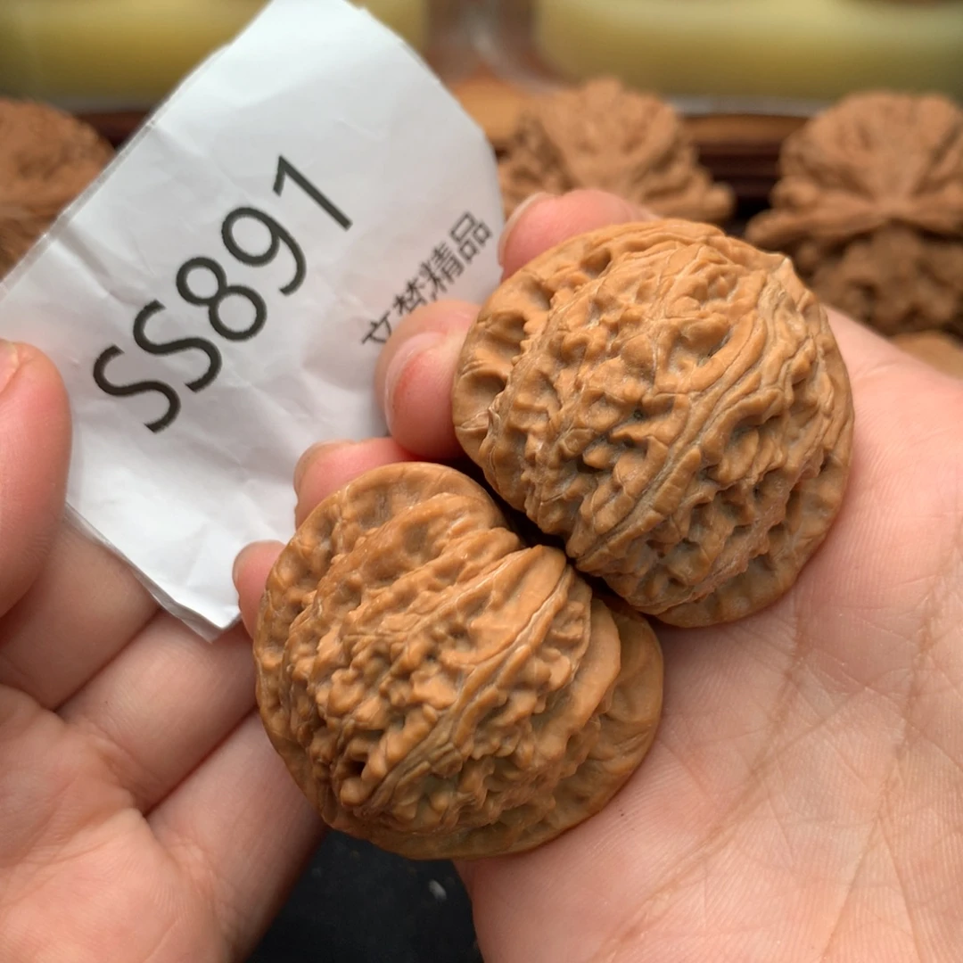 文玩核桃把件全品白狮子39