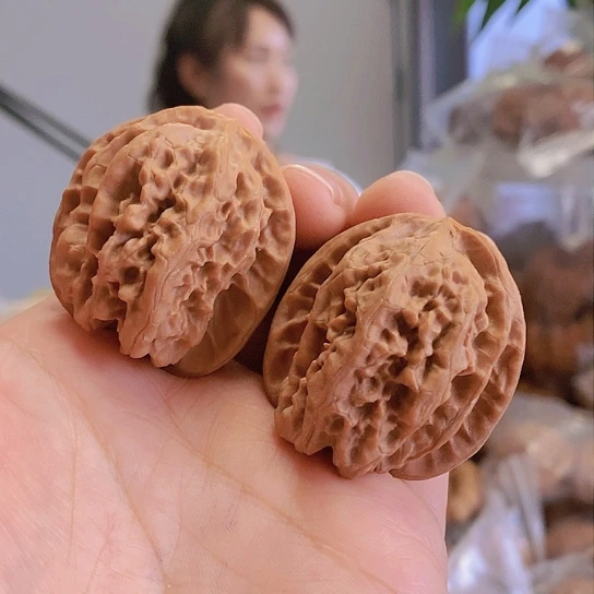【闪购商品】把件文玩核桃36蜡皮磐石小众