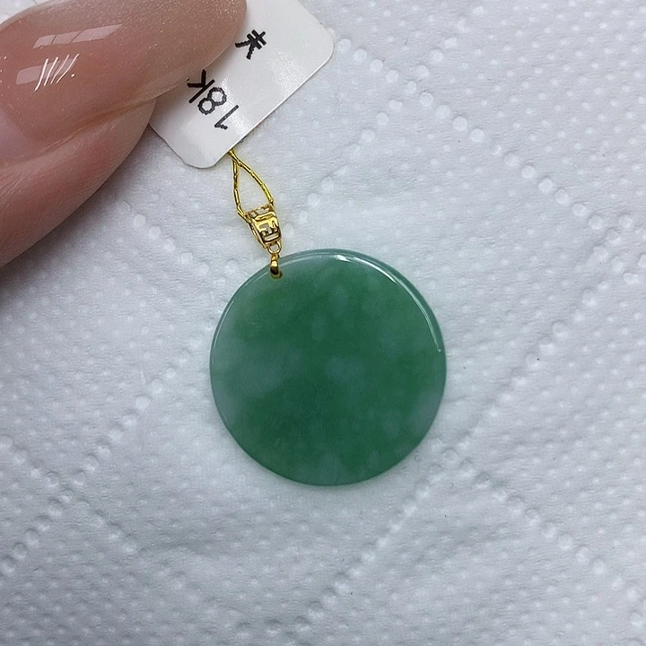 颈饰18K金镶嵌翡翠