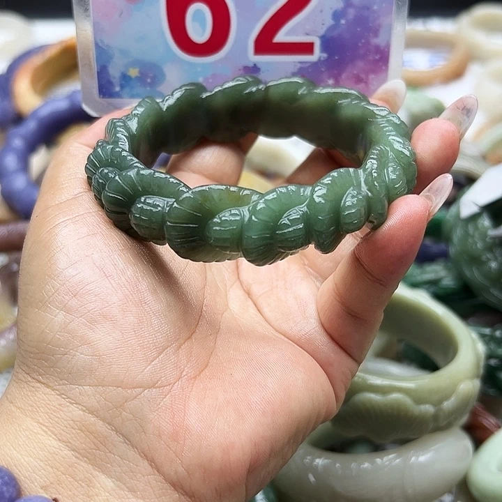 未镶嵌手镯石英岩玉