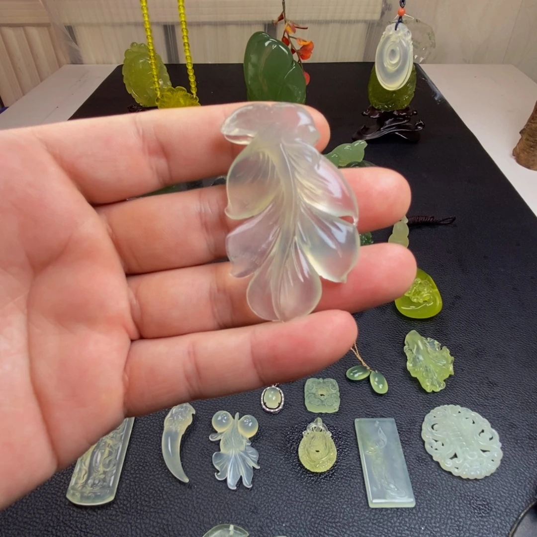 蛇纹石玉合金颈饰