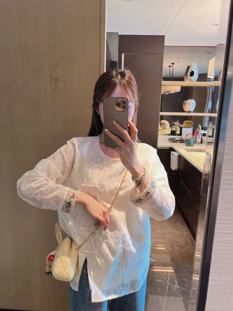 xxxwxz王希之  复古风盘扣新中式精致刺绣开叉圆领衬衫#z1179