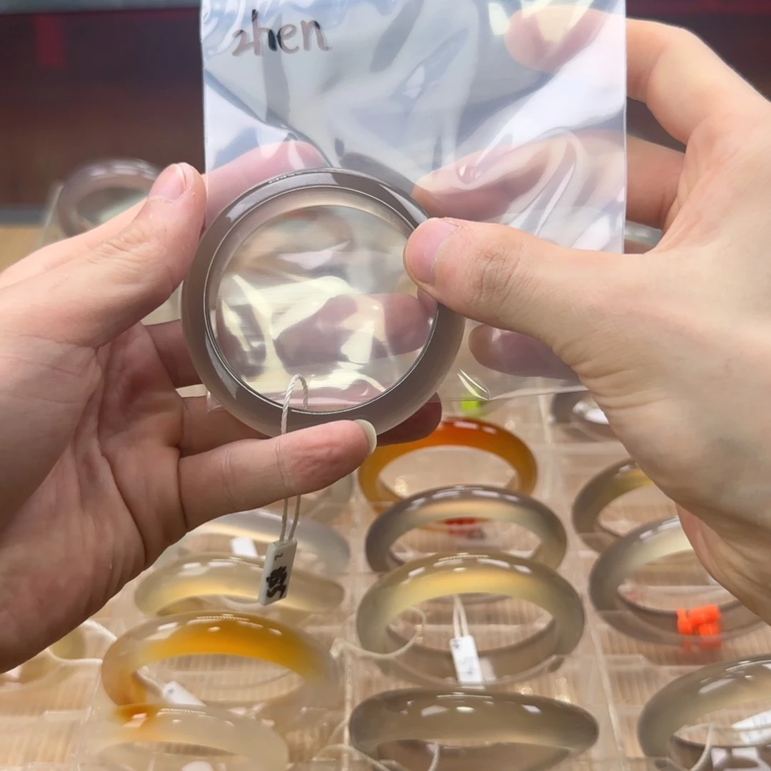 玛瑙/玉髓手镯未镶嵌z****兔