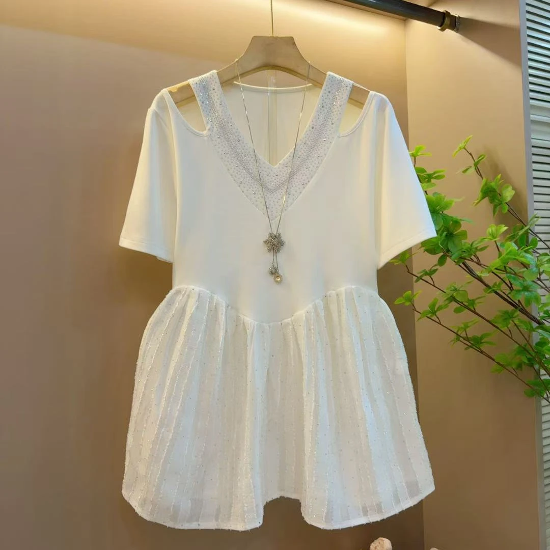 夏季镂空镶钻亮晶晶宽松洋气2025法式设计感收腰上衣（长63左右）