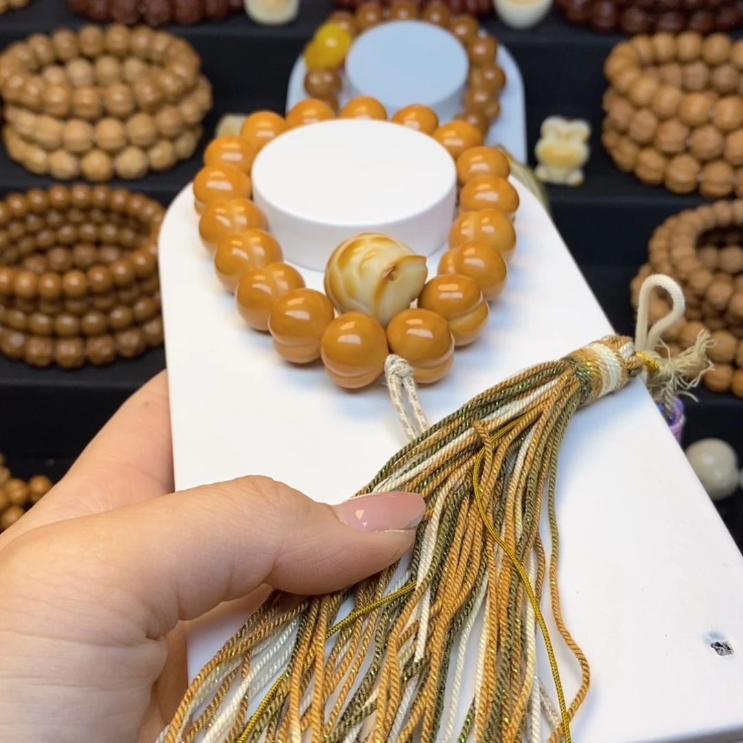 ****~猴头核桃吊坠微瑕屁桃➕配饰