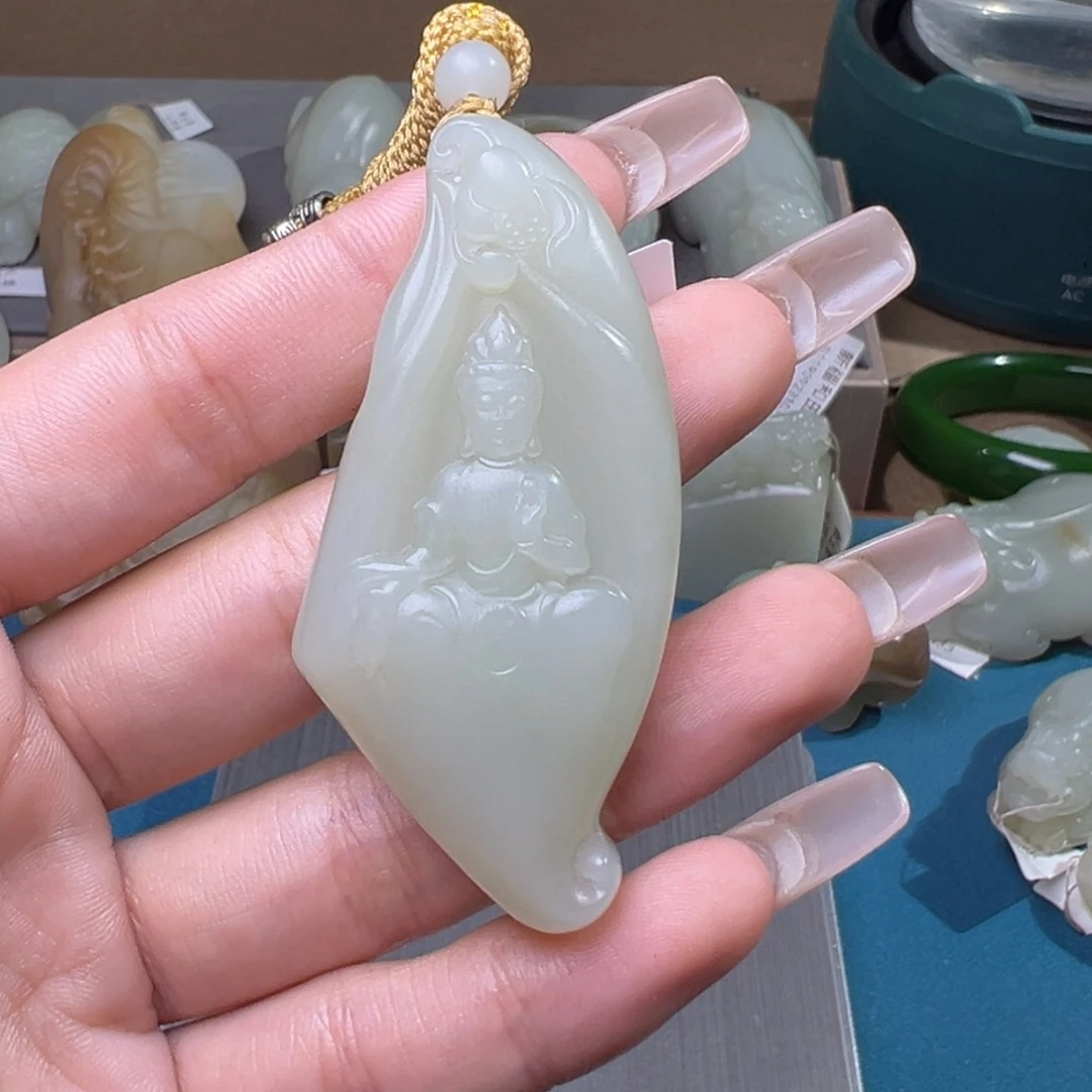 和田玉未镶嵌颈饰