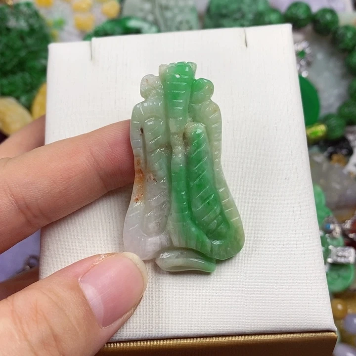 吊坠(赠链)未镶嵌翡翠