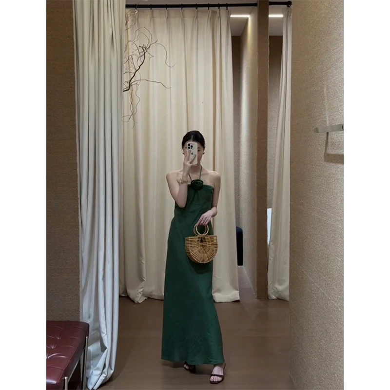 富家千金贵气时髦气质设计款挂脖连衣裙立体花朵精致收腰长裙子女